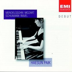 Debut: Haesun Paik: Mendelssohn: Songs Without Words (selections) / Mozart: Fantasie, KV 397 /  Schumann: Humorseke, Op. 20; Traumerei, Op. 15, No. 7 /  Ravel: La Valse