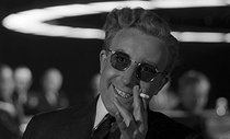 Dr. Strangelove, Or: How I Learned to Stop Worrying and Love the Bomb (The Criterion Collection) [Blu-ray]