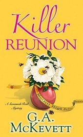 Killer Reunion (Savannah Reid Mystery)