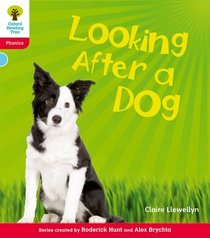 Looking After a Dog. by Claire Llewellyn, Roderick Hunt (Oxford Reading Tree)