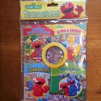 4 Tiny Look and Find Books and Real Magnifying Glass - SESAME STREET
