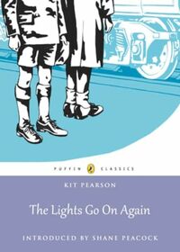 The Lights Go On Again: Puffin Classics (The Guests of War)