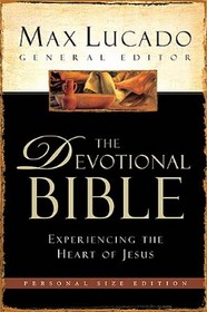 The Devotional Bible - Personal Size Edition: Experiencing The Heart of Jesus (Bible Ncv)