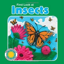 First Look at Insects (First Look Book) (with easy-to-download e-book and printable activities) (First Look At... (Soundprints))