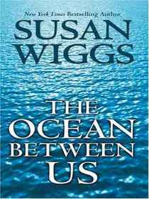 The Ocean Between Us (Large Print)