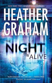 The Night is Alive (Krewe of Hunters, Bk 10) (Large Print)