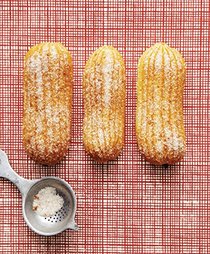 Mon Cher Eclair: And Other Beautiful Pastries, including Cream Puffs, Profiteroles, and Gougeres