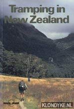 Tramping in New Zealand (Lonely Planet Walking Guide)