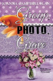 Group, Photo, Grave (Kiki Lowenstein Scrap-N-Craft, Bk 8)