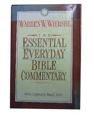The Essential Everyday Bible Commentary: With the Complete Text of the New King James Versions