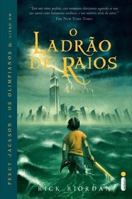 Ladrao de Raios (The Lightning Thief) (Percy Jackson and the Olympians, Bk 1) (Portuguese Edition)